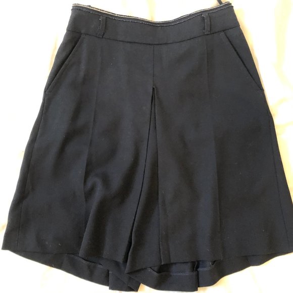 Pleated wool shorts - Picture 1 of 6